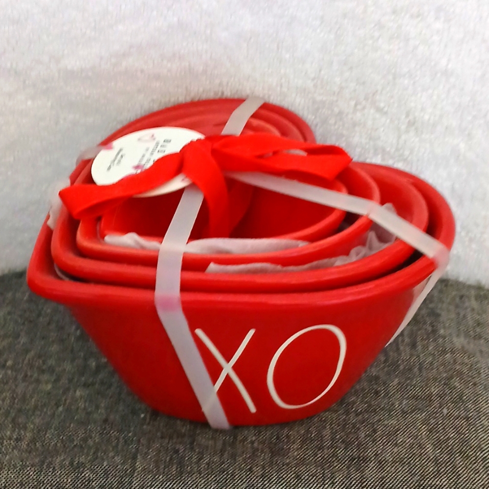 Rae Dunn heart XO measuring cups